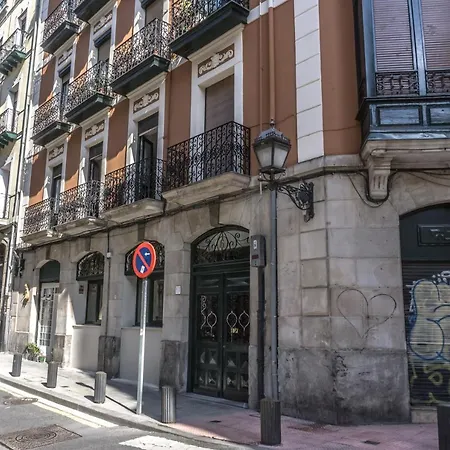 Bonito Y Espacioso Piso En Bilbao. Centro ビルバオ