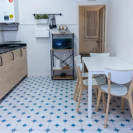 Bonito Y Espacioso Piso En Bilbao. Centro