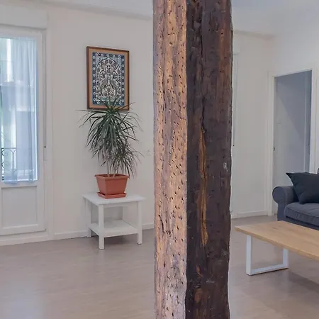 Bonito Y Espacioso Piso En Bilbao. Centro アパート